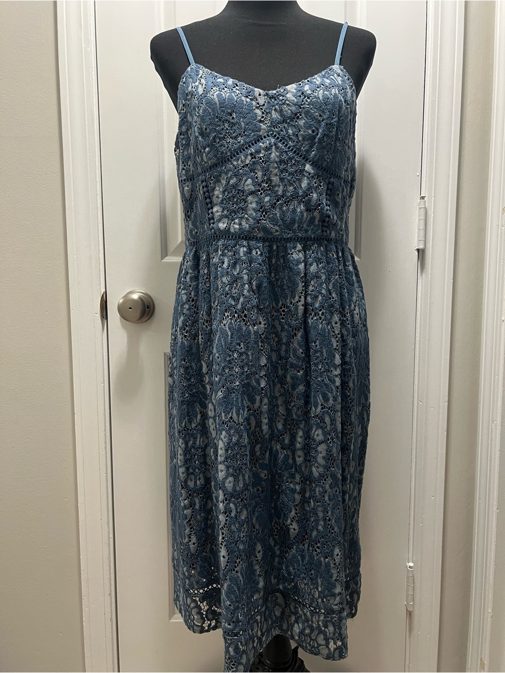 LOFT Blue Lace Midi Dress with Adjustable Spaghetti Straps Size 8
